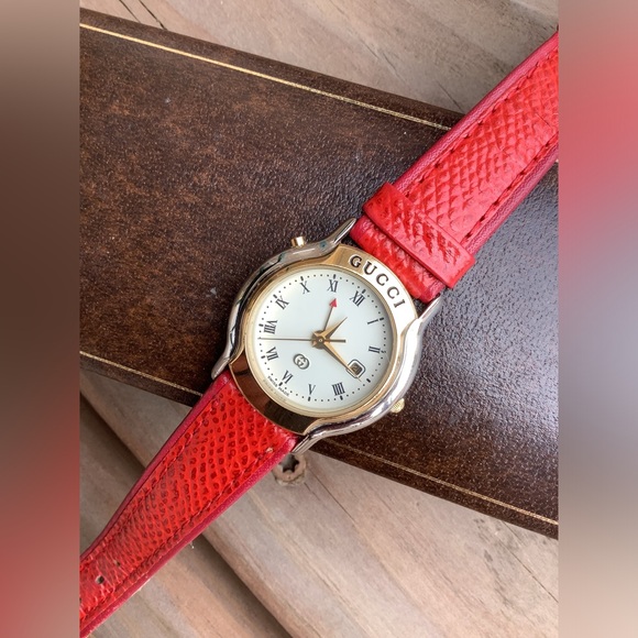 Ladies GUCCI nice dressy watch ??? main image 13